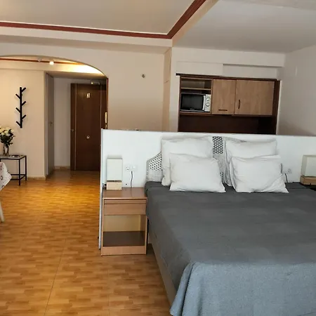 Apartahotel Unique 2-2 3*